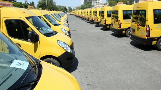 Guvernul donează R. Moldova aproape 100 de microbuze şcolare