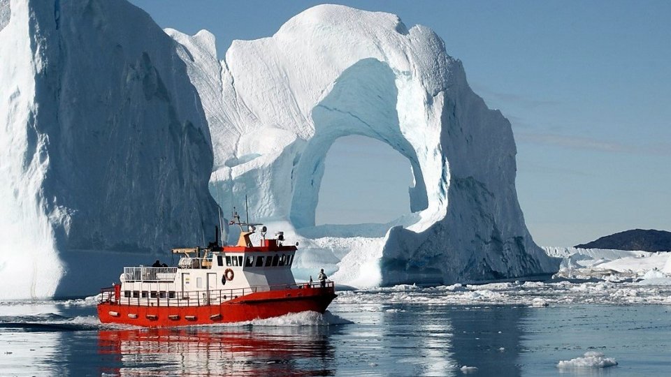 Topirea accelerată a gheţarilor în Groenlanda ar putea ridica nivelul mării