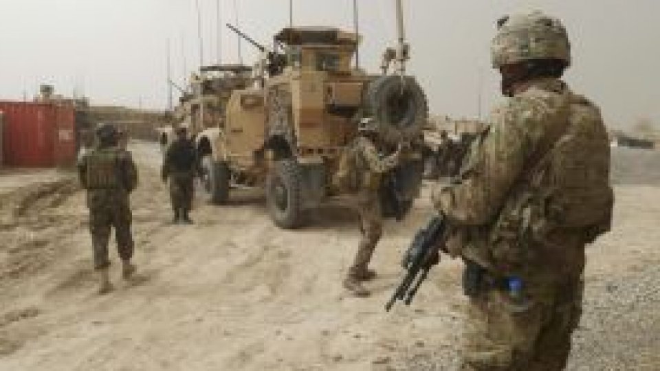 Militar român rănit uşor într-un schimb de focuri în Afganistan