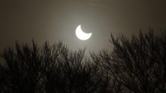 Eclipsă parţială de Lună, vizibilă din România