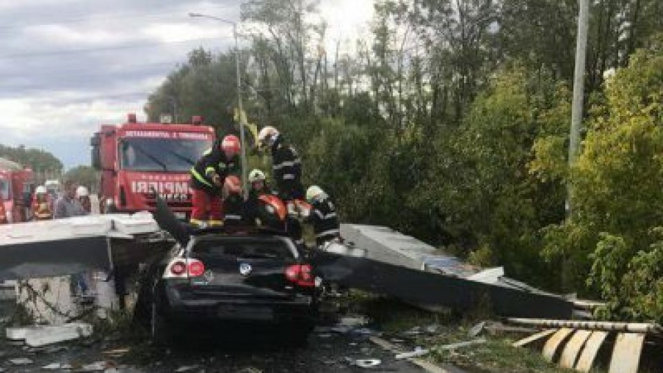 Patru morţi în urma furtunilor violente din vestul ţării