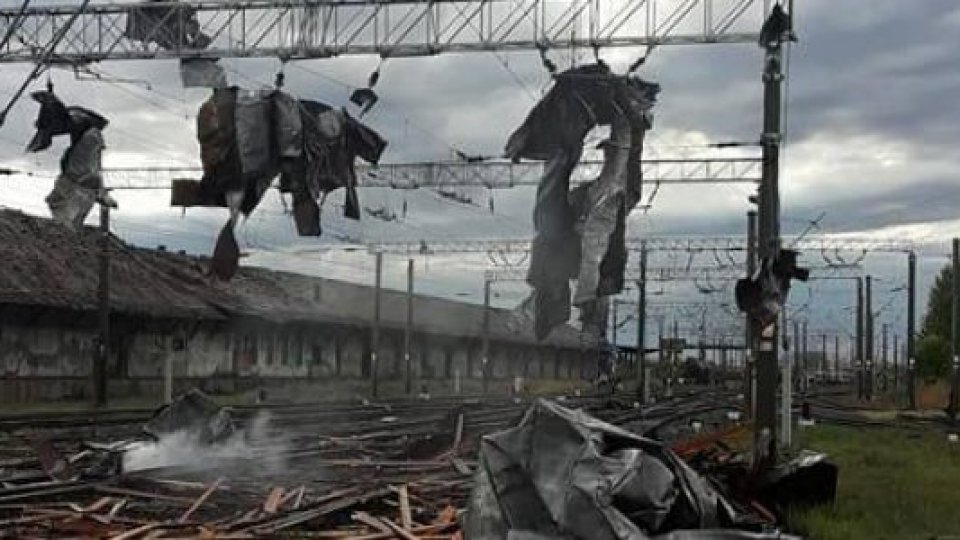 Numărul răniţilor de furtuna violentă este de aproape 150