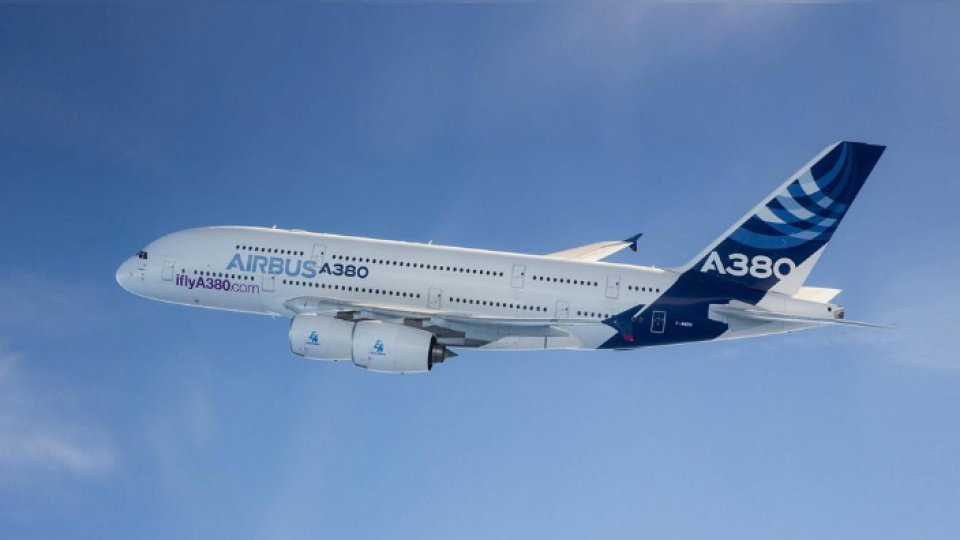 Airbus pare să fi salvat producţia modelului A380, aeronava cu două punţi