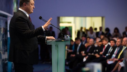 Ucraina va răspunde dur unei agresiuni, spune preşedintele Petro Poroşenko