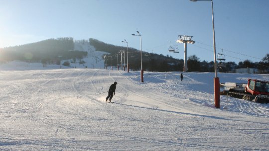 FOTO: Pârtia de schi Cocoş din Bistriţa, deschisă oficial 