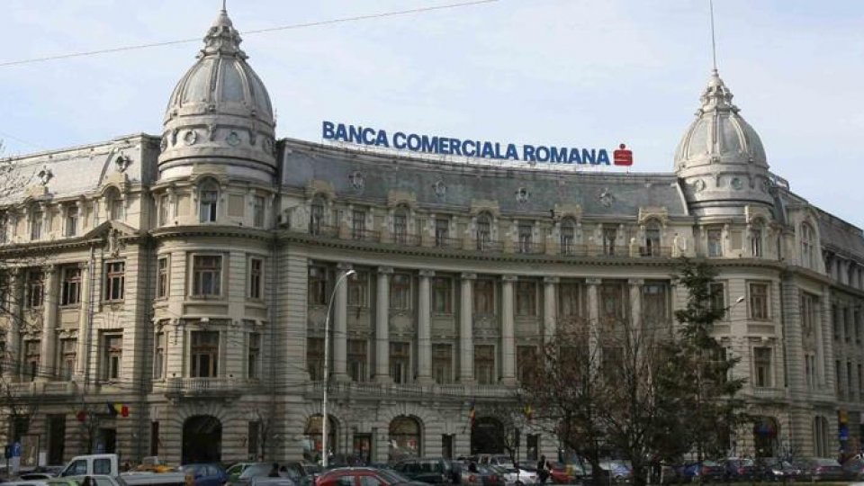 BCR transformă 28 de sucursale din ţară în unităţi de tip cashless