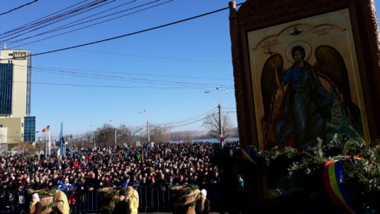 Galați: Peste 8.000 de credincioşi au asistat la slubja de Bobotează