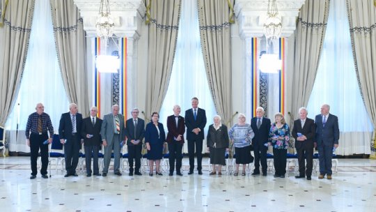  Preşedintele Klaus Iohannis a decorat supravieţuitori ai Holocaustului