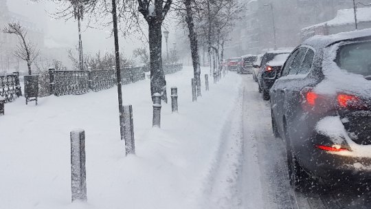 Circulaţie în condiţii de iarnă în mai multe zone ale României