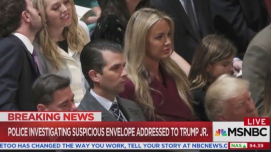 Soţia lui Trump Jr. dusă la spital după ce a deschis un plic cu praf alb