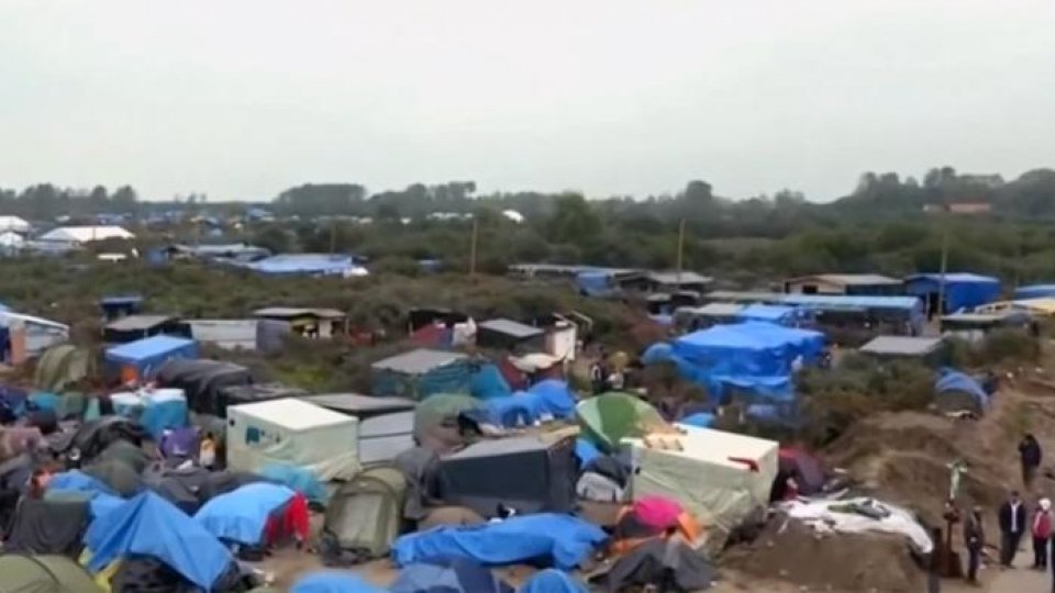 Ciocniri violente la Calais-în Franţa-între imigranţii afgani şi eritreeni