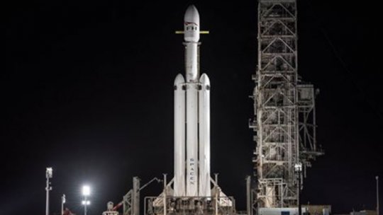 SpaceX lansează cea mai puternică rachetă din lume