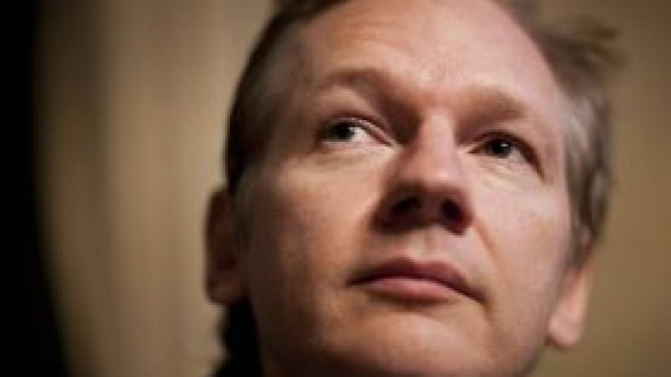 Mandatul de arestare a fondatorului WikiLeaks rămâne în vigoare