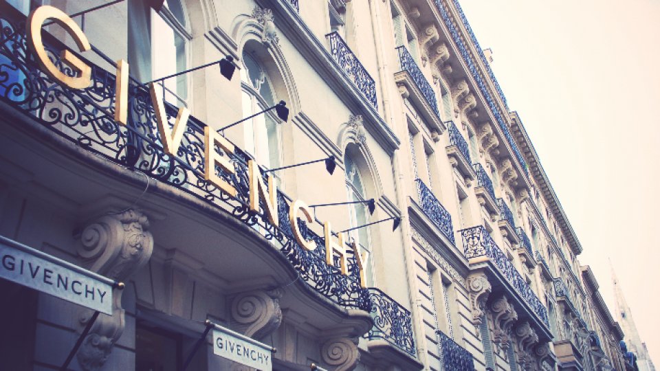 Creatorul francez de modă, Hubert de Givechy, a murit