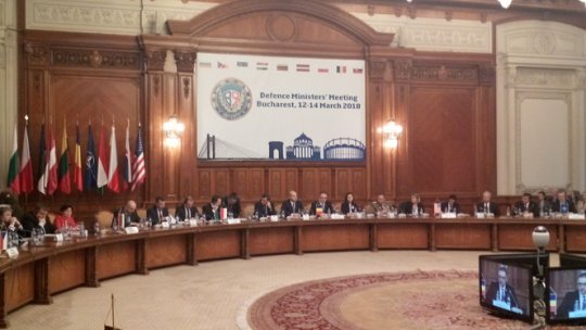 Miniştrii apărării de pe Flancul de Est al NATO reuniţi la Bucureşti