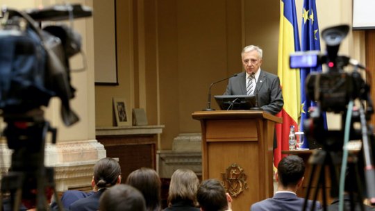 Educaţia financiară e foarte scăzută în România,a declarat guvernatorul BNR