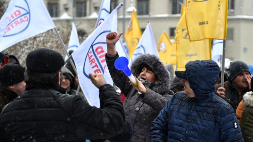 Protest al sindicatelor din apărare, în faţa Ministerului Economiei
