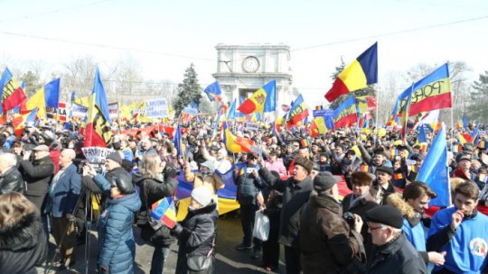 Oficialităţi române prezente la manifestaţiile de la Chişinău