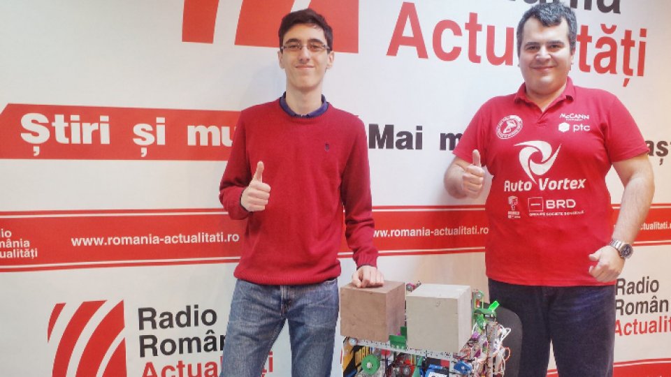 Echipa de roboticã AutoVortex, în Clubul Prietenilor de la 10