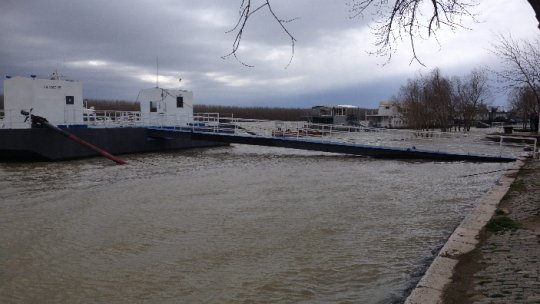 FOTO: Cota de inundaţii a fost depăşită la Brăila
