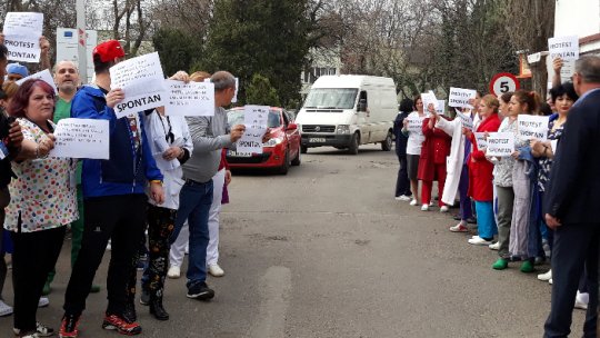 Protest spontan la Institutul "Marius Nasta" din Bucureşti