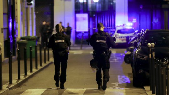 Atac cu cuțitul la Paris