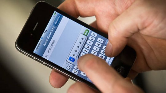 Un român care a trimis 7.648 de SMS-uri fostei soţii: 6 luni de închisoare