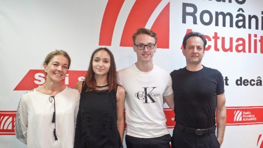 În paşi de dans în Clubul Prietenilor de la 10