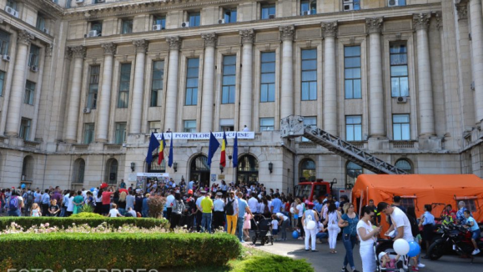 Ministerul Afacerilor Interne şi-a deschis porţile pentru cei mici