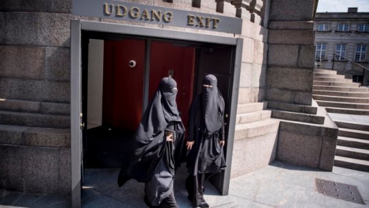 Danemarca interzice vălul integral islamic în spațiul public