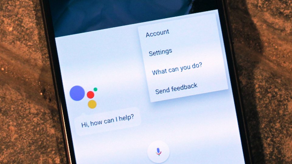 Asistent virtual care face singur rezervarea la restaurant