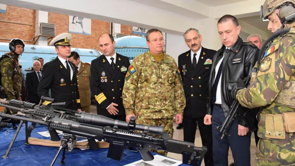 Generalul Nicolae Ciucă la Baza 71 Aeriană Câmpia Turzii