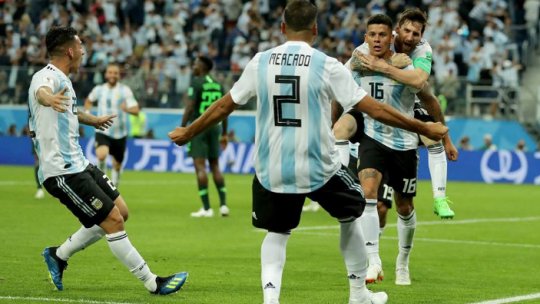 Argentina s-a calificat cu mari emoții în optimile Campionatului Mondial