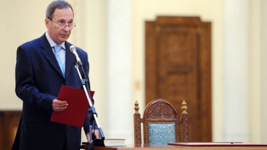 CCR-preşedintele României obligat să emită decretul de revocare a şefei DNA