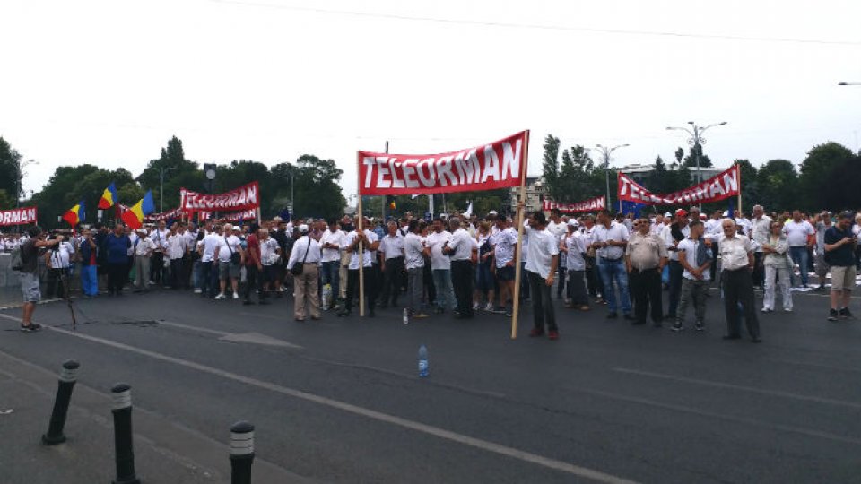 Pregătiri pentru mitingul PSD din Piața Victoriei