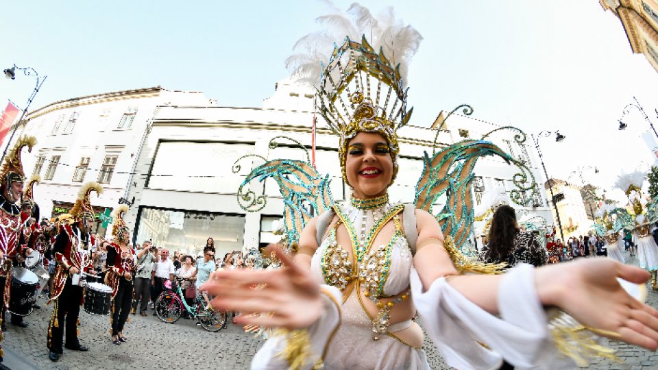 Angajatorii pot acorda angajaţilor "tichete culturale"