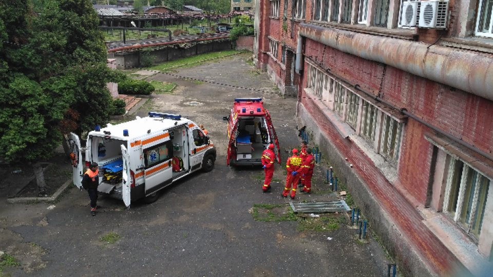 Un angajat de la Cariera Peşteana a murit, prins de banda transportoare