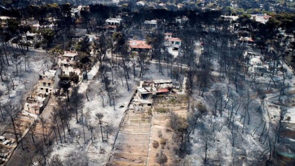 Tragedia provocată de incendiile devastatoare din Grecia asumată politic