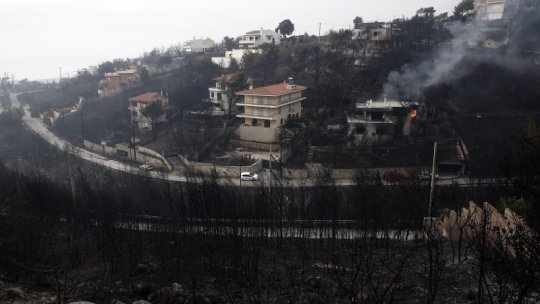 Grecia: Prima ceremonie funerară a victimelor incendiului de lângă Atena