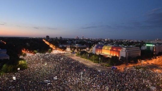 Proteste de amploare în Bucureşti şi în marile oraşe din ţară