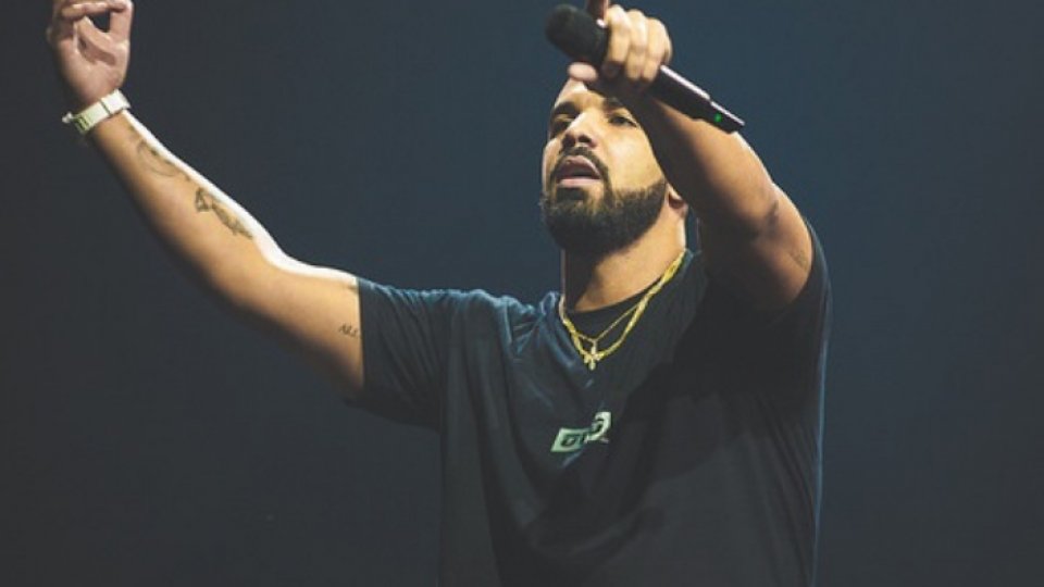Canadianul Drake şi-a lansat clipul melodiei care a pornit #KiKiChallange