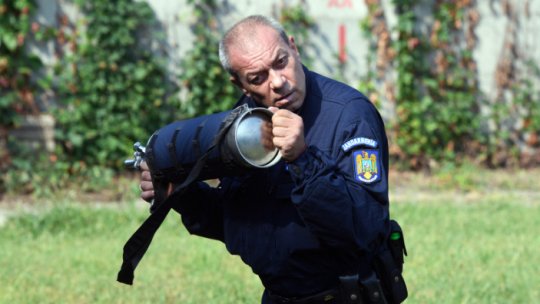 Jandarmeria: Materialele folosite la mitingul din 10 august sunt neletale