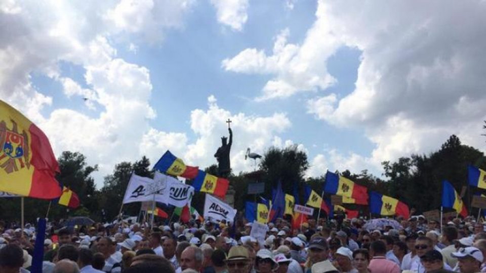 La Chişinău are loc un amplu protest antiguvernamental