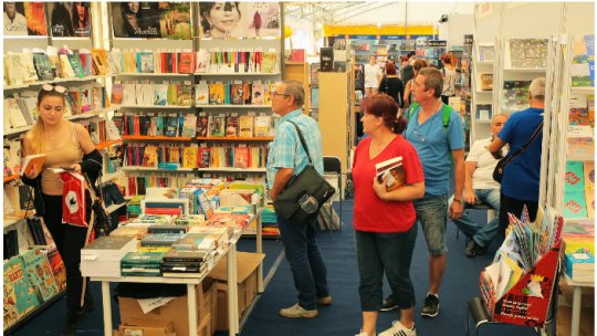 La Braşov continuă Târgul de Carte Gaudeamus organizat de Radio România