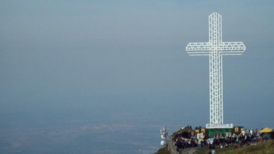 Eroii bănăţeni au fost comemoraţi la Crucea Monument de pe Muntele Mic 