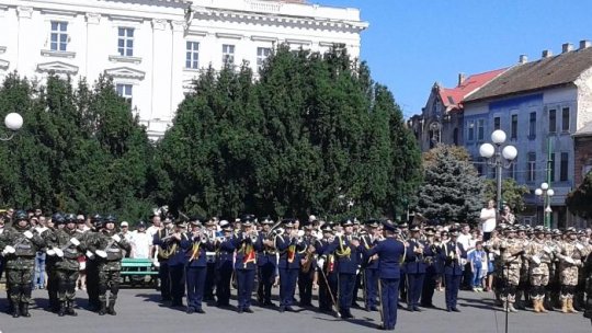 Aradul îşi cinsteşte cu mândrie eroii căzuţi la Păuliş