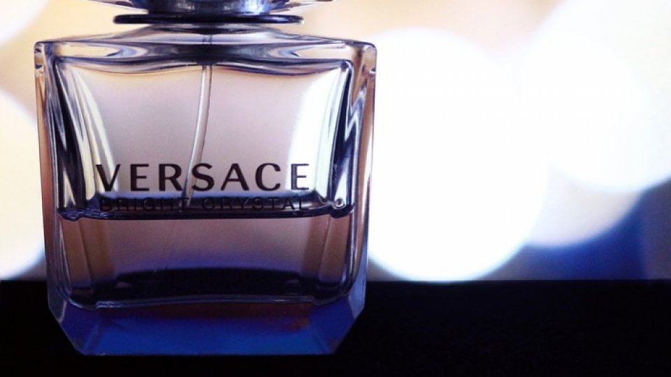 Grupul de modă Versace cumpărat cu 2 miliarde de dolari