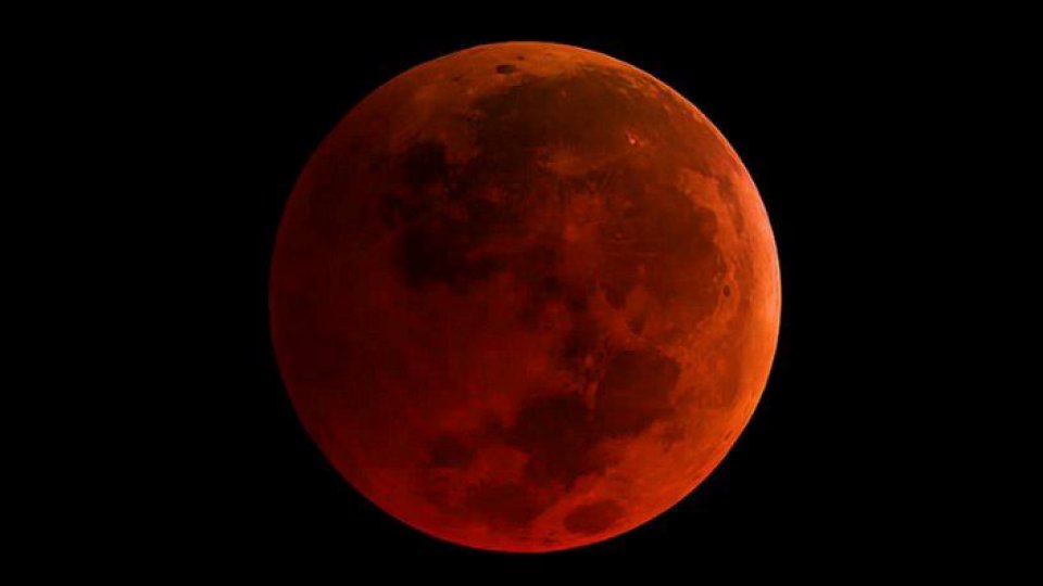 Eclipsă totală de Lună vizibilă și din România