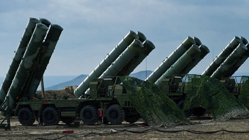 Divizie de rachete ruseşti S-400 la un exerciţiu militar în Serbia 