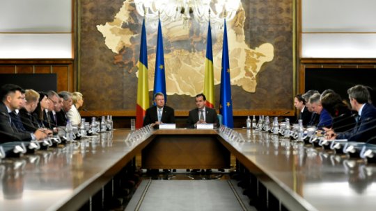 Klaus Iohannis a început o serie de consultări cu miniştrii